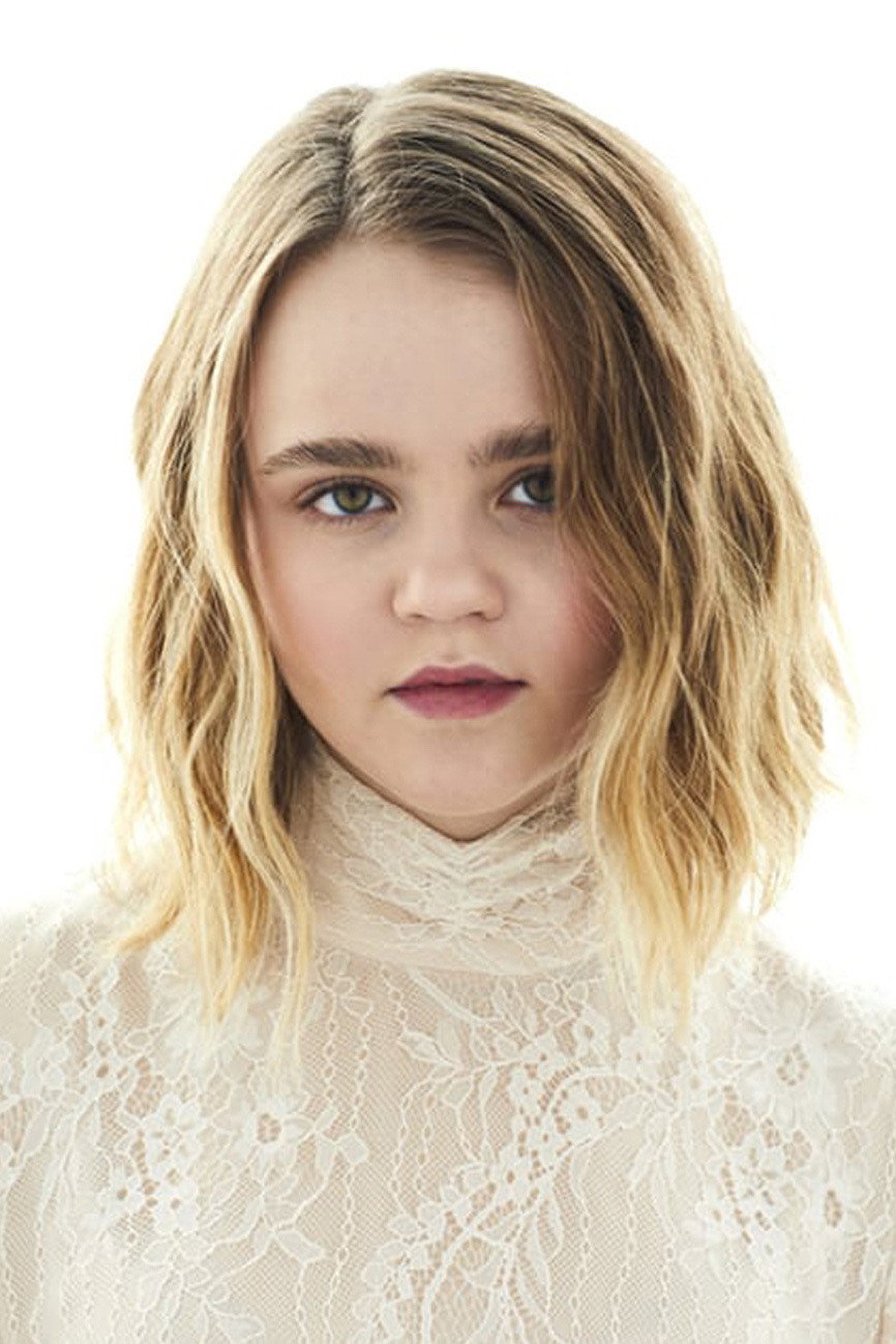 Megan Stott as Izzy Richardson in Little Fires Everywhere