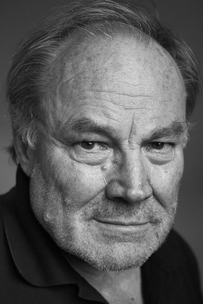 Klaus Maria Brandauer as Rolf Tanner in Capelli Code
