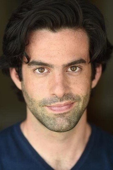 Lourenço de Almeida as António Vargas in O Ódio das Vilas