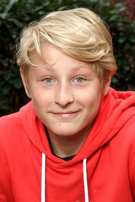 Frank Dorsin as Rolf in Skolan