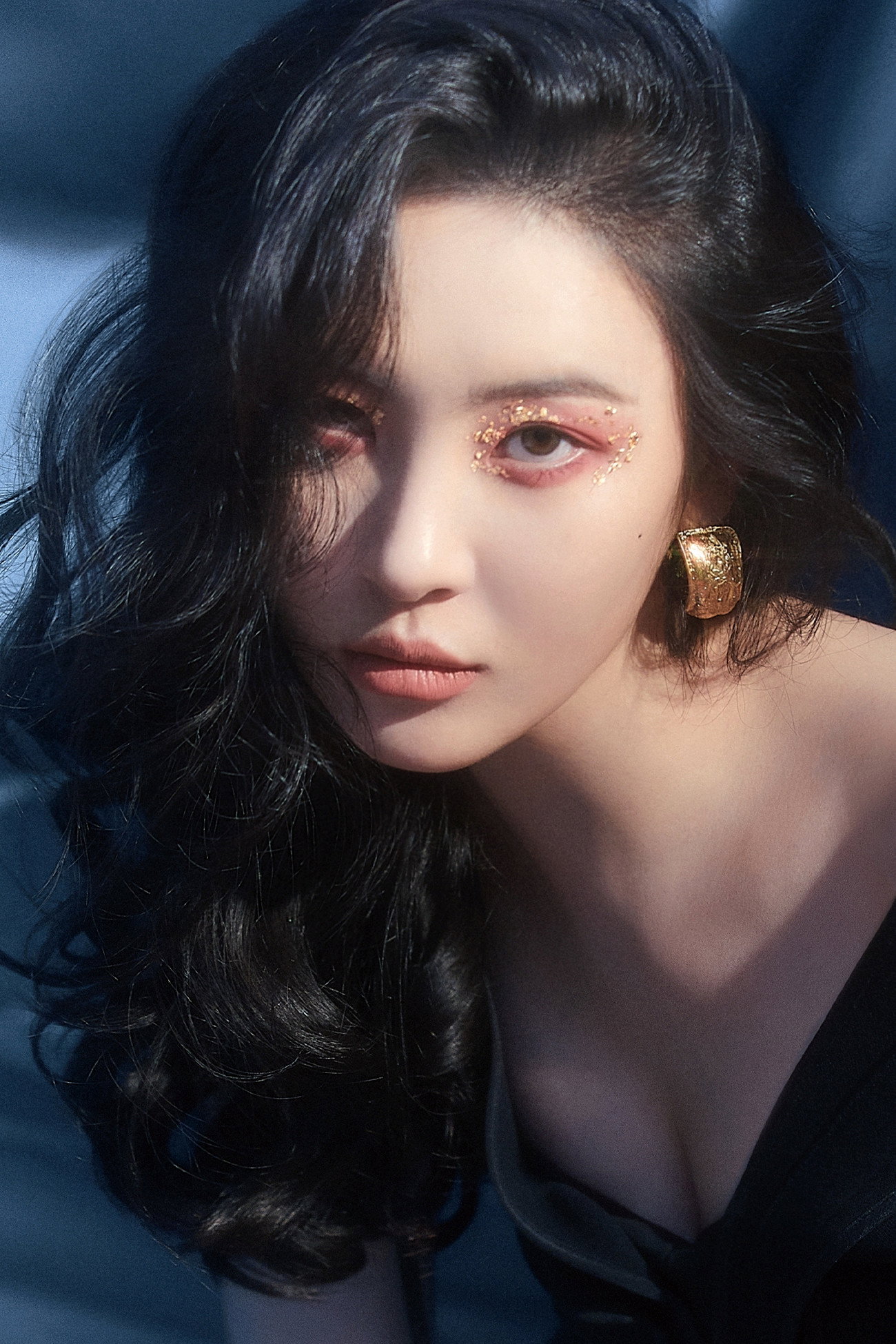 선미 as Self - Judge in Sing Again