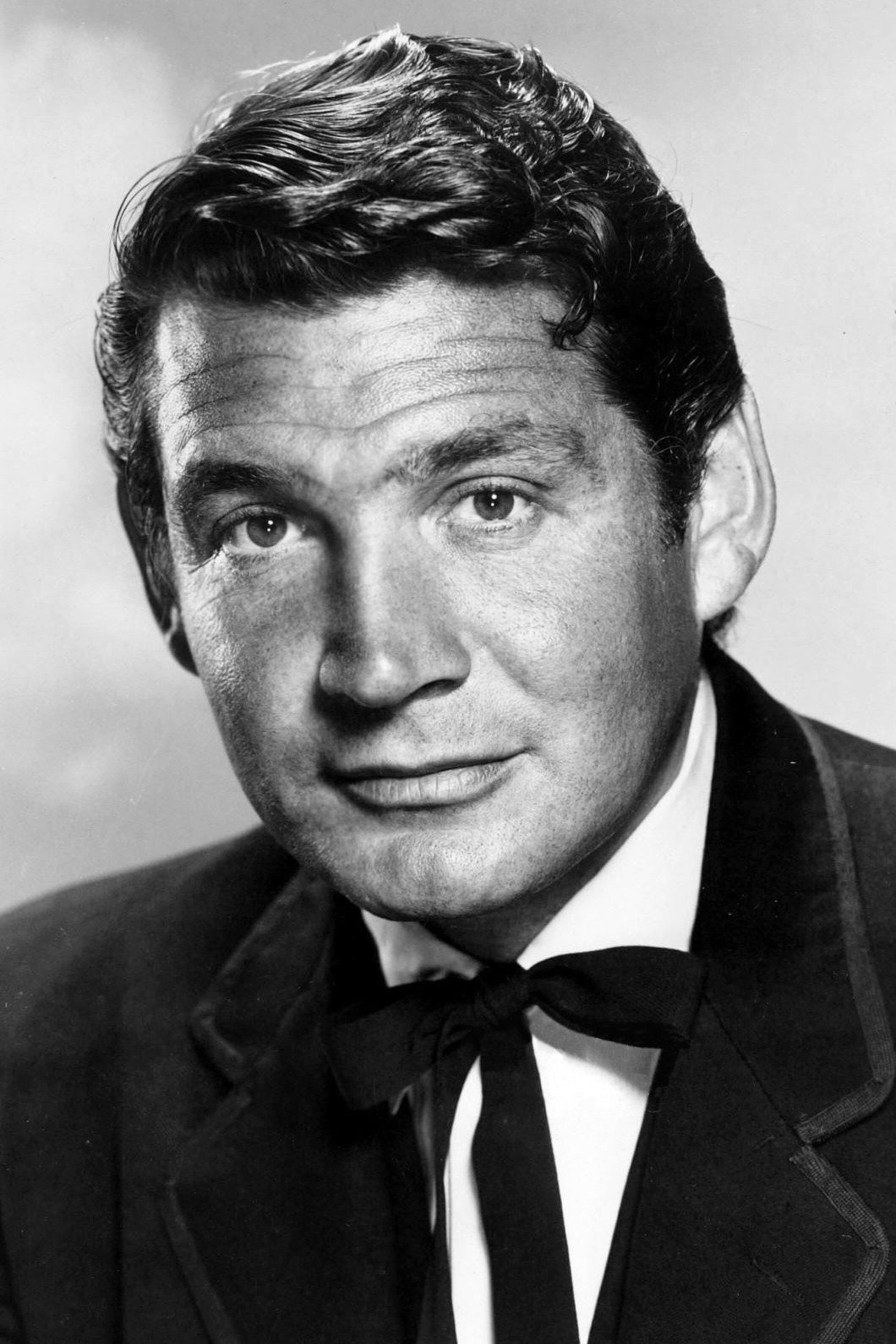 Gene Barry as Gene Bradley in The Adventurer