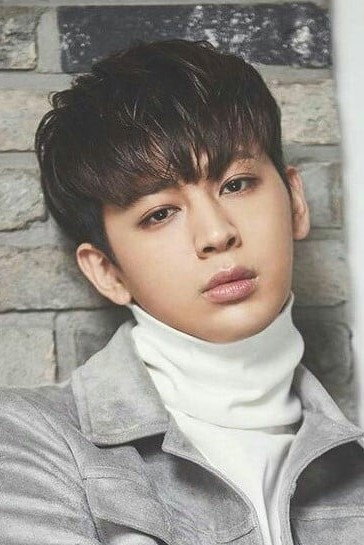 송윤형 as Self in Rebellious School Trip