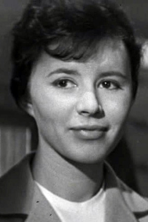 Ада Волошіна as Lesya in Flying Days