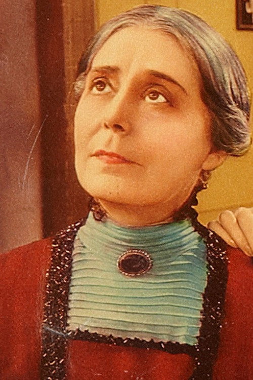 Louise Carter as Mrs. Tarrant in Beloved