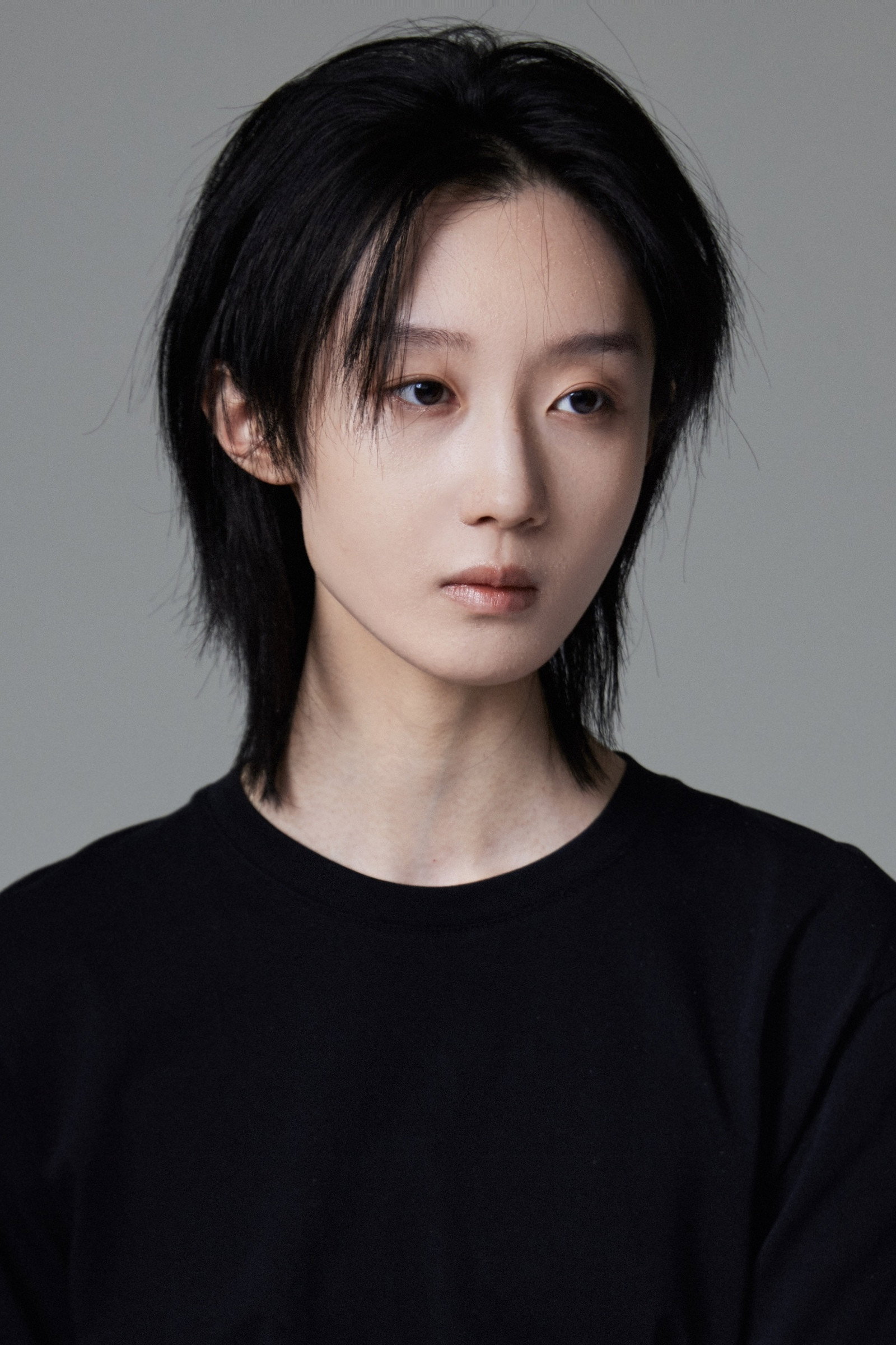 曲禾 as Fang Chi in Lonely Island