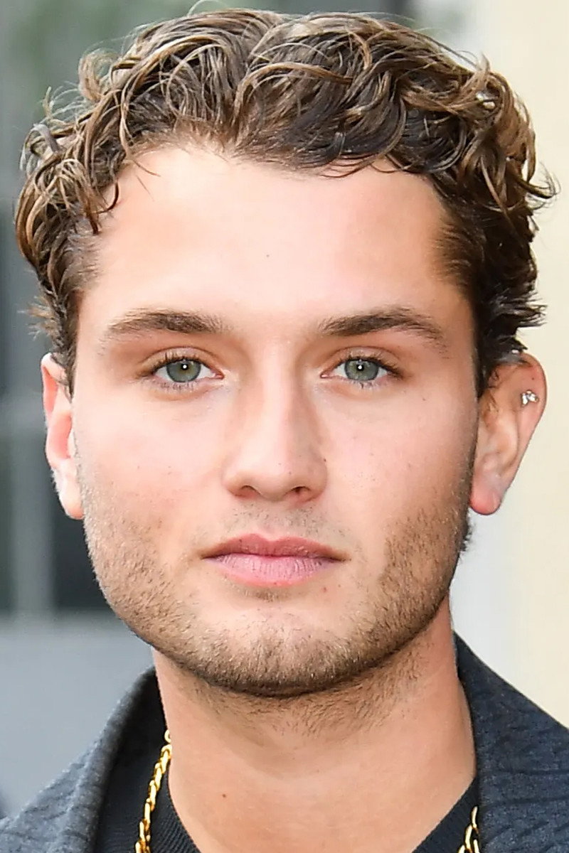 Raff Law as Taylor Redfellow in How to Make a Killing
