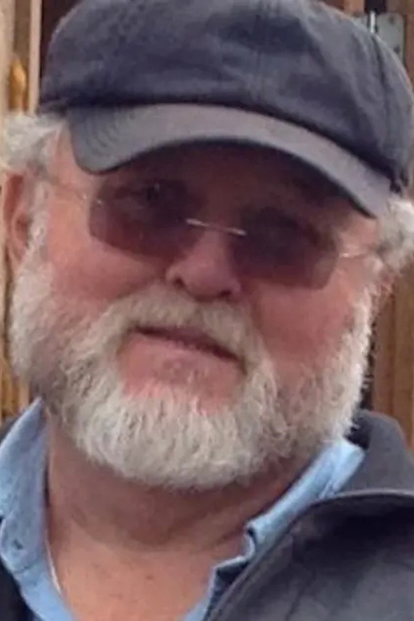Vernon Adkison as Self in Bering Sea Gold