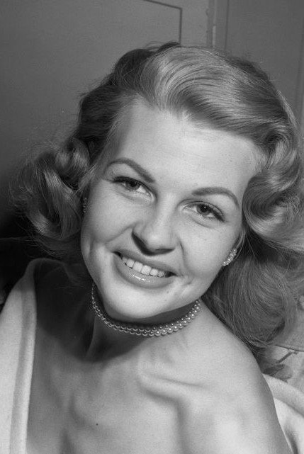 Mary Castle as Carol LaRue in Crashing Las Vegas