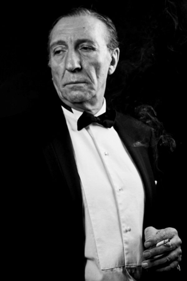 Joaquín Hinojosa as Pepe in El señor Galíndez