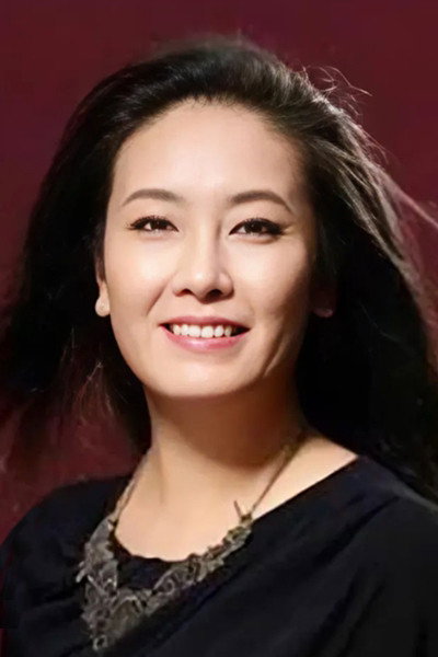 Jia Ni as 往利佳玉 in 贺兰雪