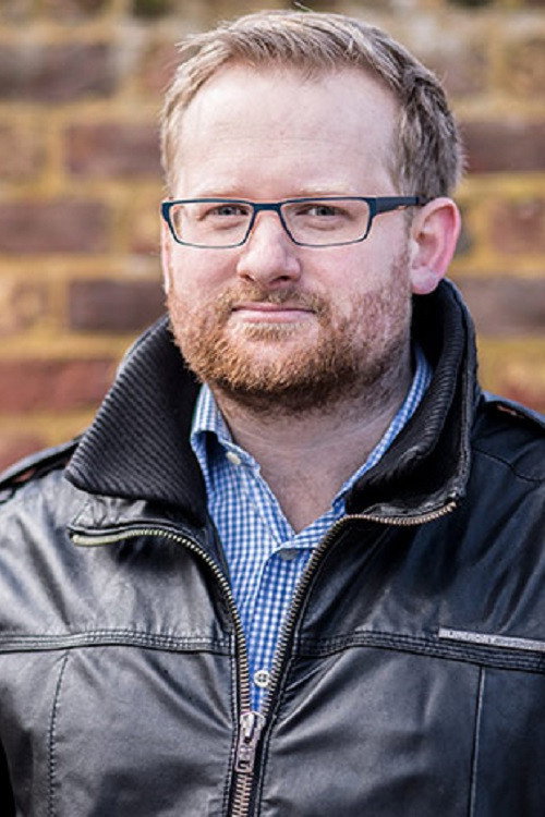 Simon Lane as Honeydew in YogLabs