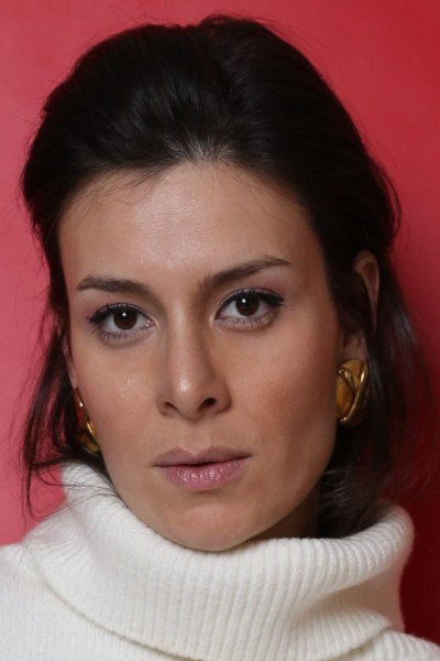 Nur Erkul as Cansu Kızıltan in Kılıç Günü