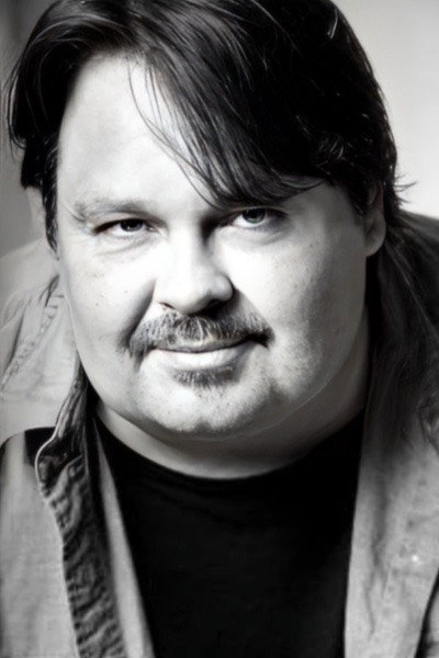 Eric Loomis as Harry Nohara (voice) in Shinchan (Vitello Dub)