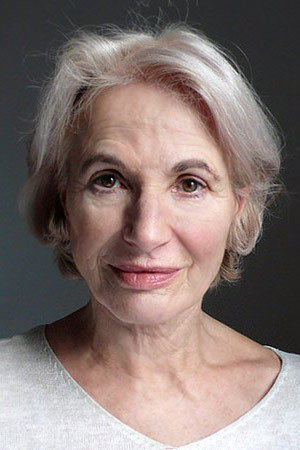 Carola Regnier as Dr. Anna Milberg in Mörder in Weiß - Der Tod lauert im OP