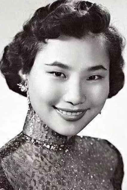 方逸华 as Guest Singer / Fong Yat-Wah in Mambo Girl
