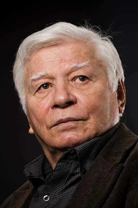 Ștefan Radoff as Iuliu Maniu in Mirror