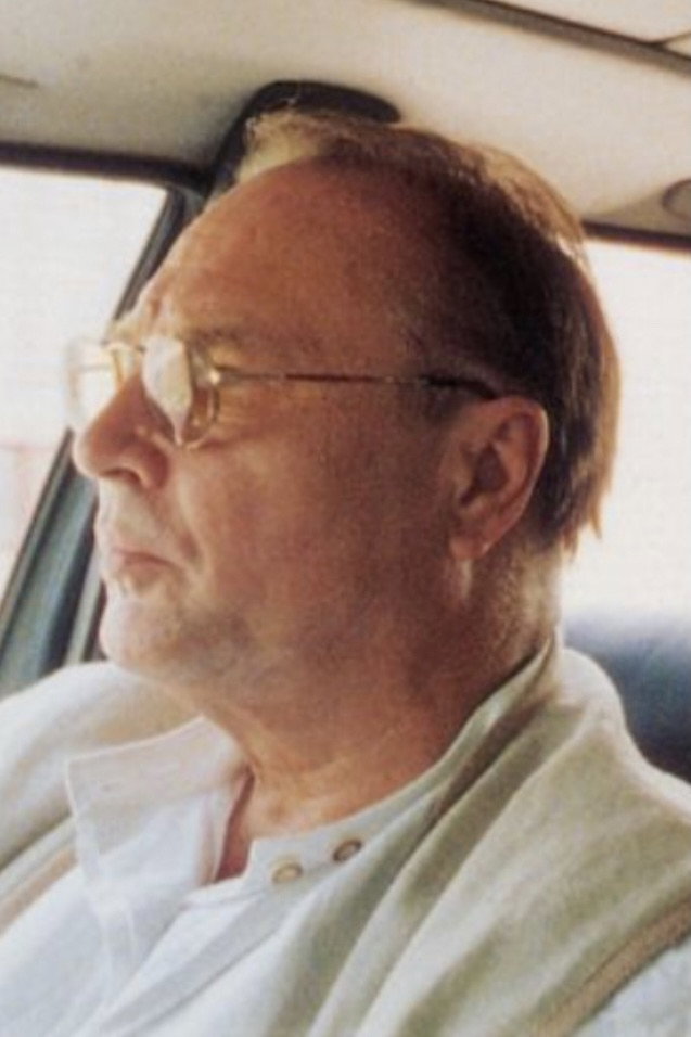 Alfred Mrva as Der Mann für die Sicherheit in Hundstage