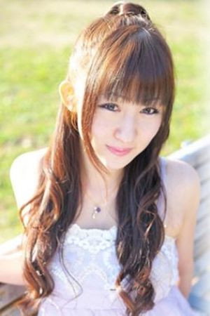 友利花 as (voice) in To Heart 2