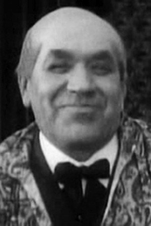 Сергей Рассатов as The husband in The 1002nd Ruse