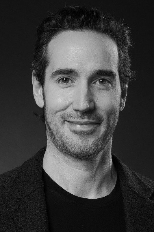 Daniel Thomas as Coach Stéphane Côté in Junior Majeur