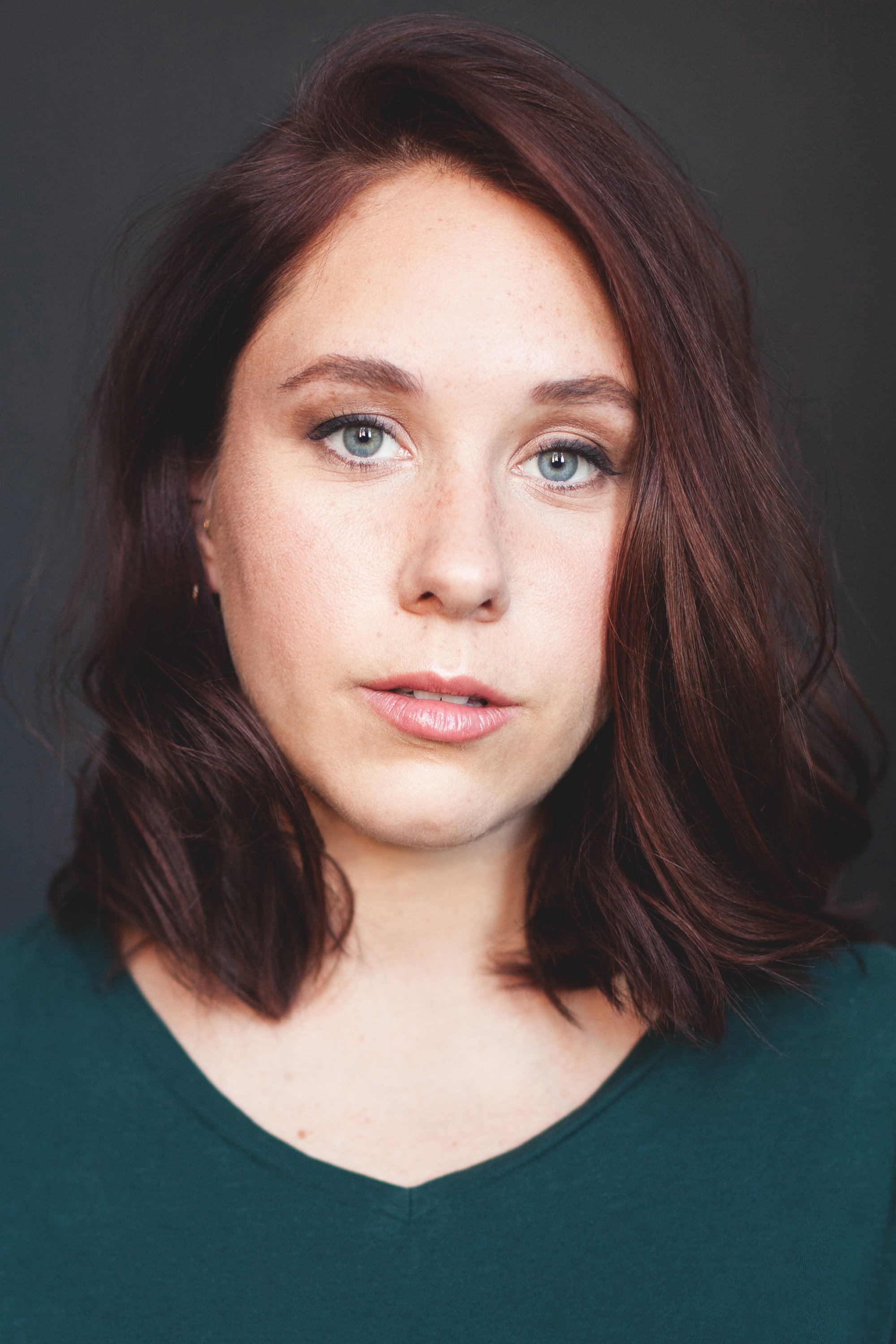 Ariel Charest as Ariane in Échouées