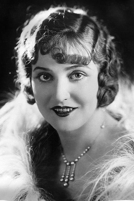 Agnes Ayres as Annie Elliott in The Affairs of Anatol