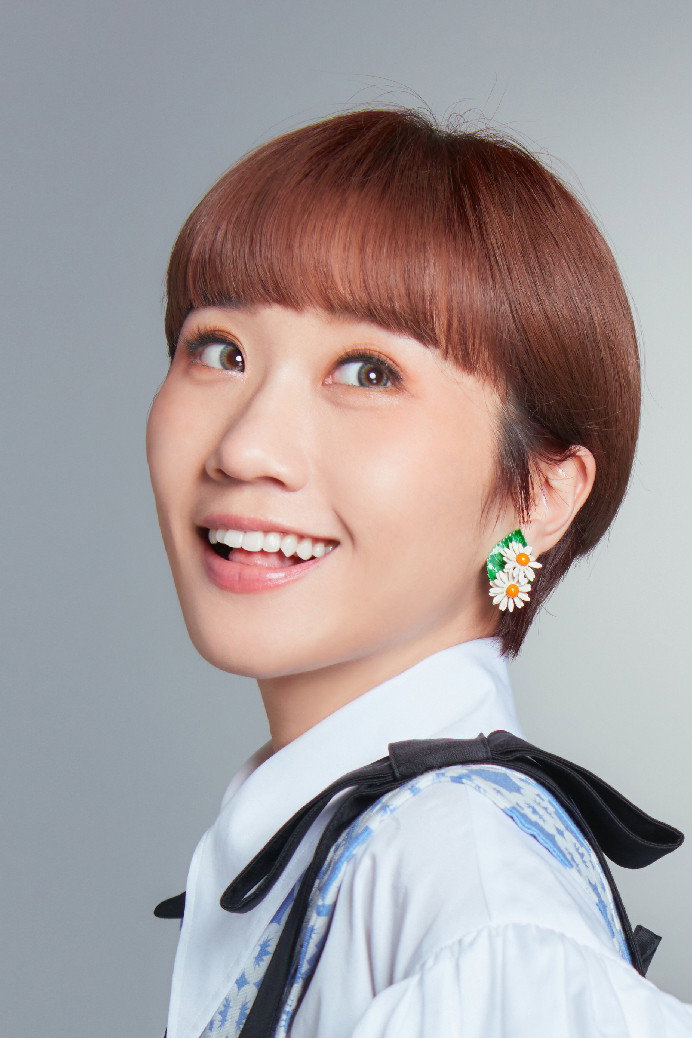 黃路梓茵 as Host in Jungle Voice