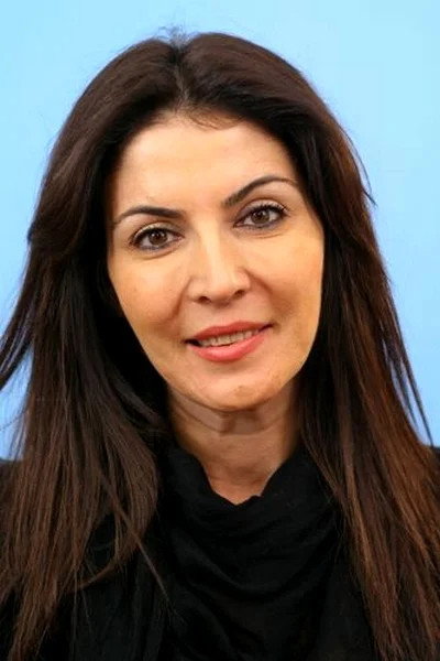 Ceyhan Gölçek as Leyla in Derin Sular
