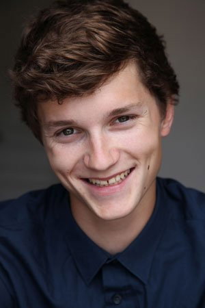 Jean-Baptiste Le Vaillant as Baptiste in Falling