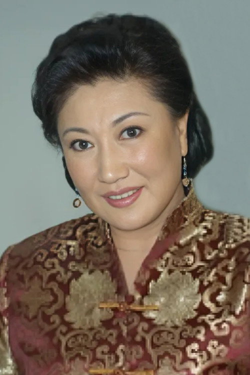 Gao Xiumin as Guan's mother in Halfway Couples