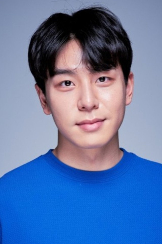 임현태 as Do Shik in Unintentional Love Story