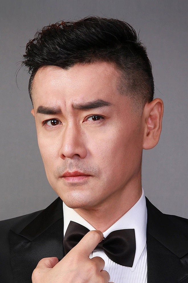 Li Xiu Meng as Yu Chunrong in Such as brocade