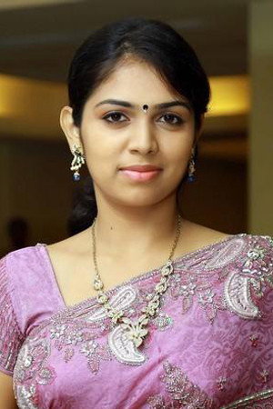 Anjali Aneesh Upasana as Jayamol in Pokkiri Simon