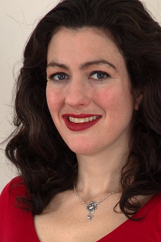 Sadie Lune as DPT in Fluidø