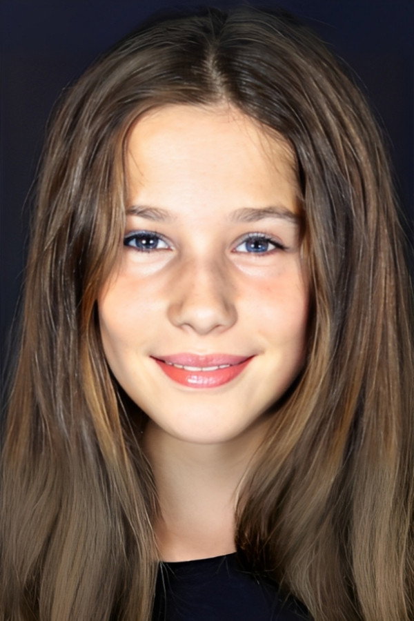 Balım Gaye Bayrak as Sara in Bimba