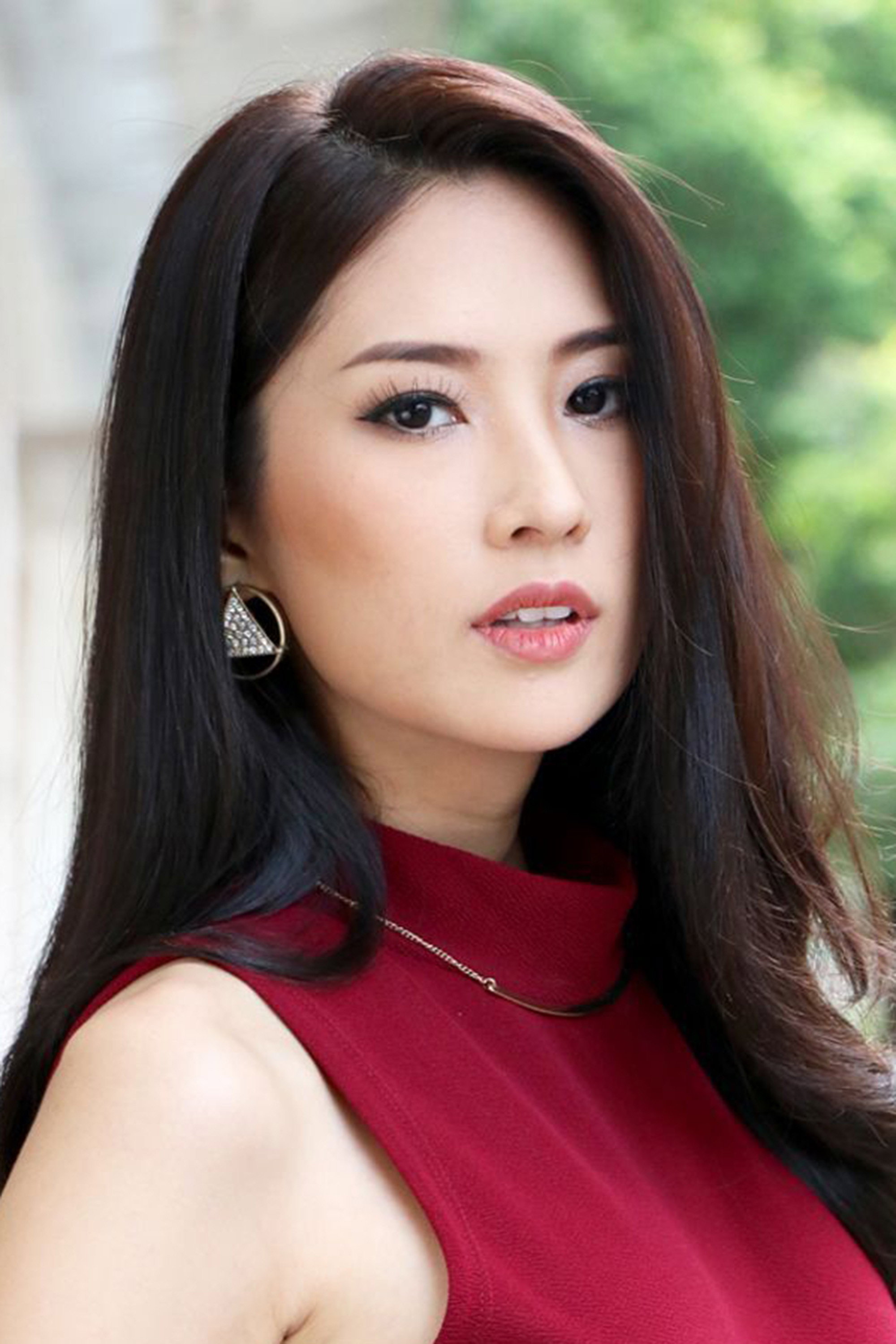 สิรินทร์ ก่อเกียรติ as Ueangfah in Pom Pang Ban