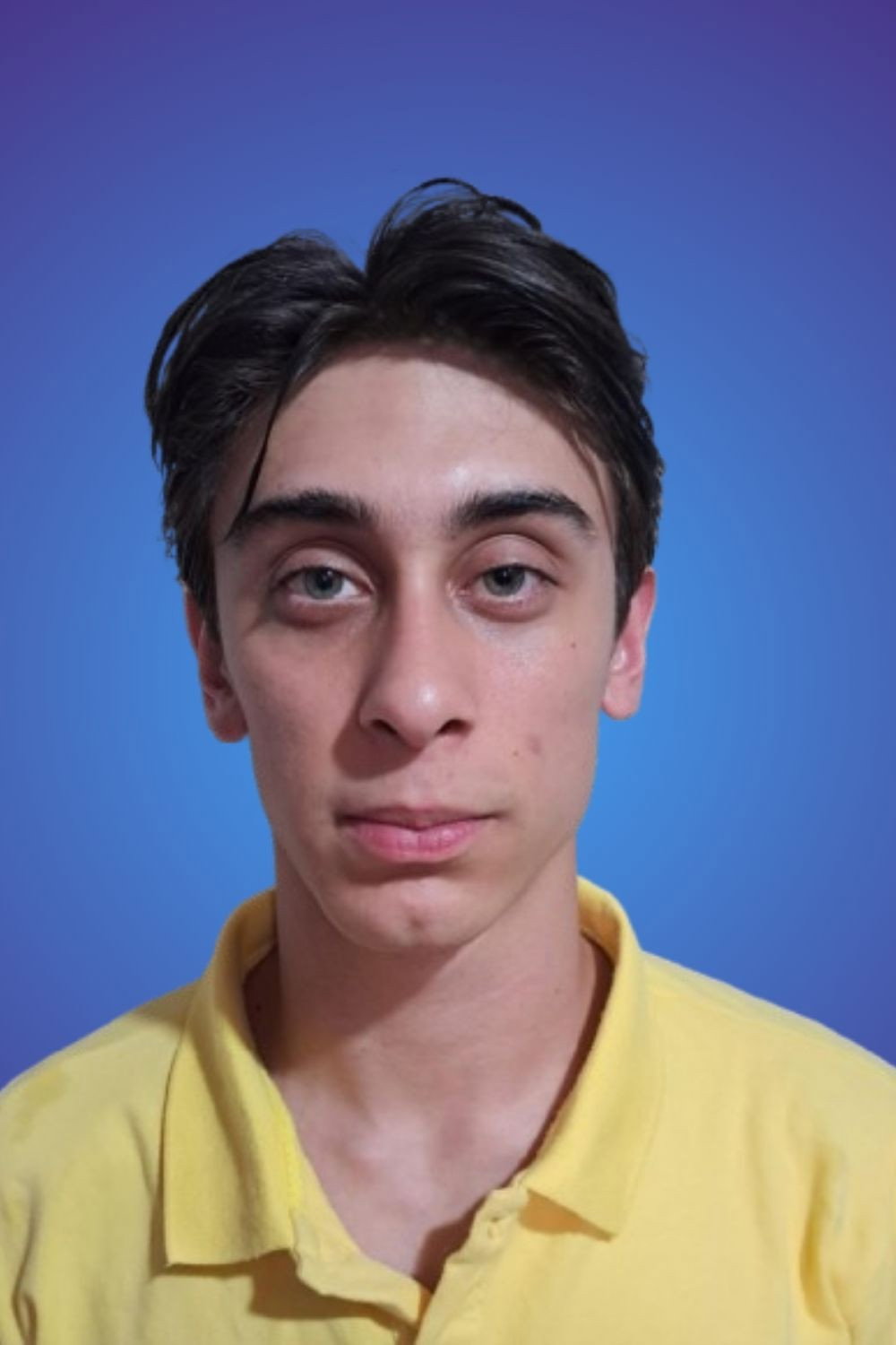 Elias D. Franco as Elias in Un domingo en familia