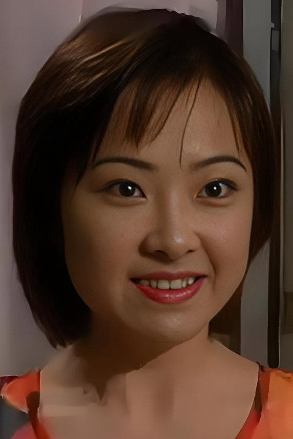 劉美珊 as 充的妹 in Moments of Endearment
