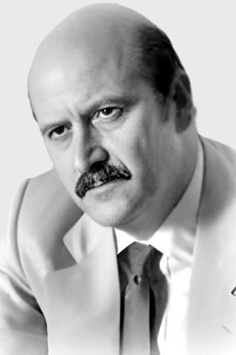 Agustín González as Laureano Alonso in El Pico 2