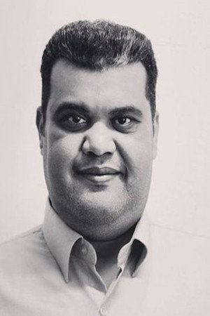 Ahmed Fathy as سيد in The Washing Machine