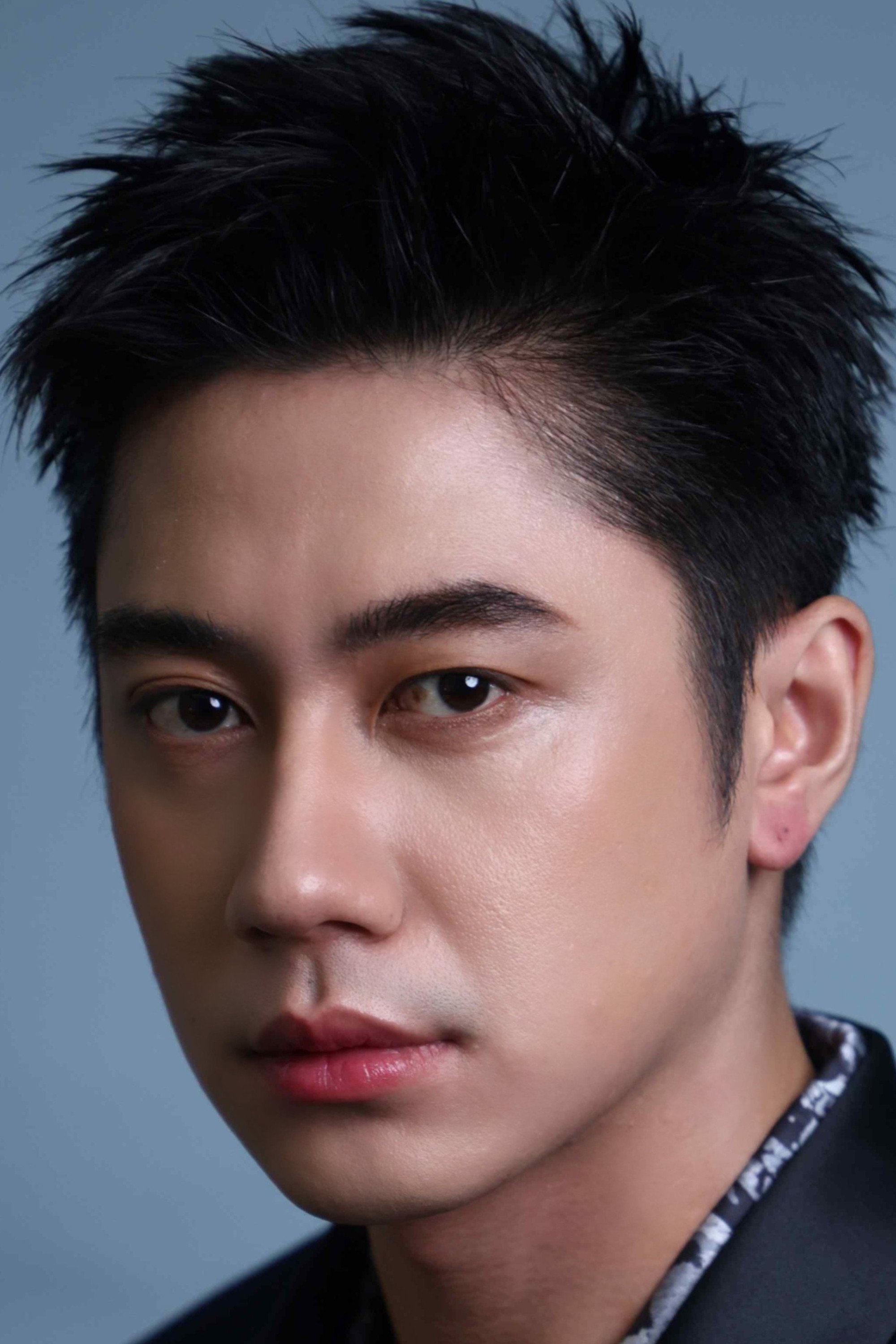 รชตะ หัมพานนท์ as Tinn Jitsomboon in Laws of Attraction
