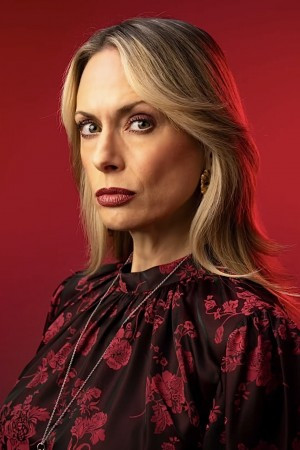 Géraldine Zivic as Natalia Bernal/ Lulú (Perrita Argentina) (Sólo voz) in Los Reyes