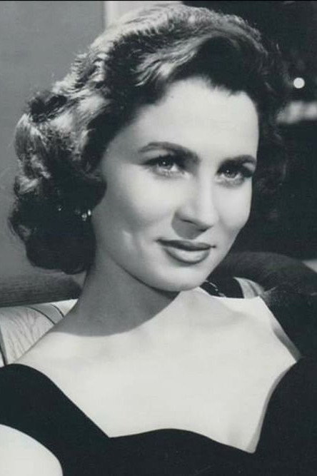 Zahrat El-Ola as Suniya in The Three Madmen