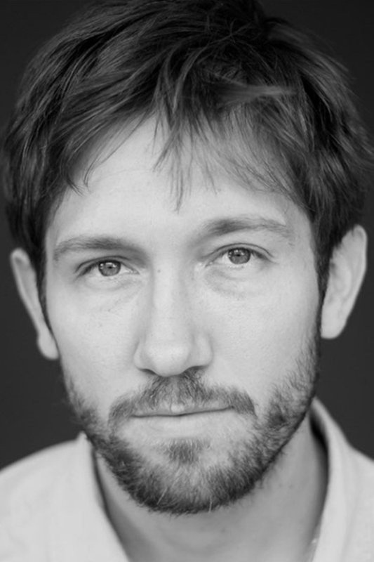 Romain Redler as Petia in Crossing the Lighthouse
