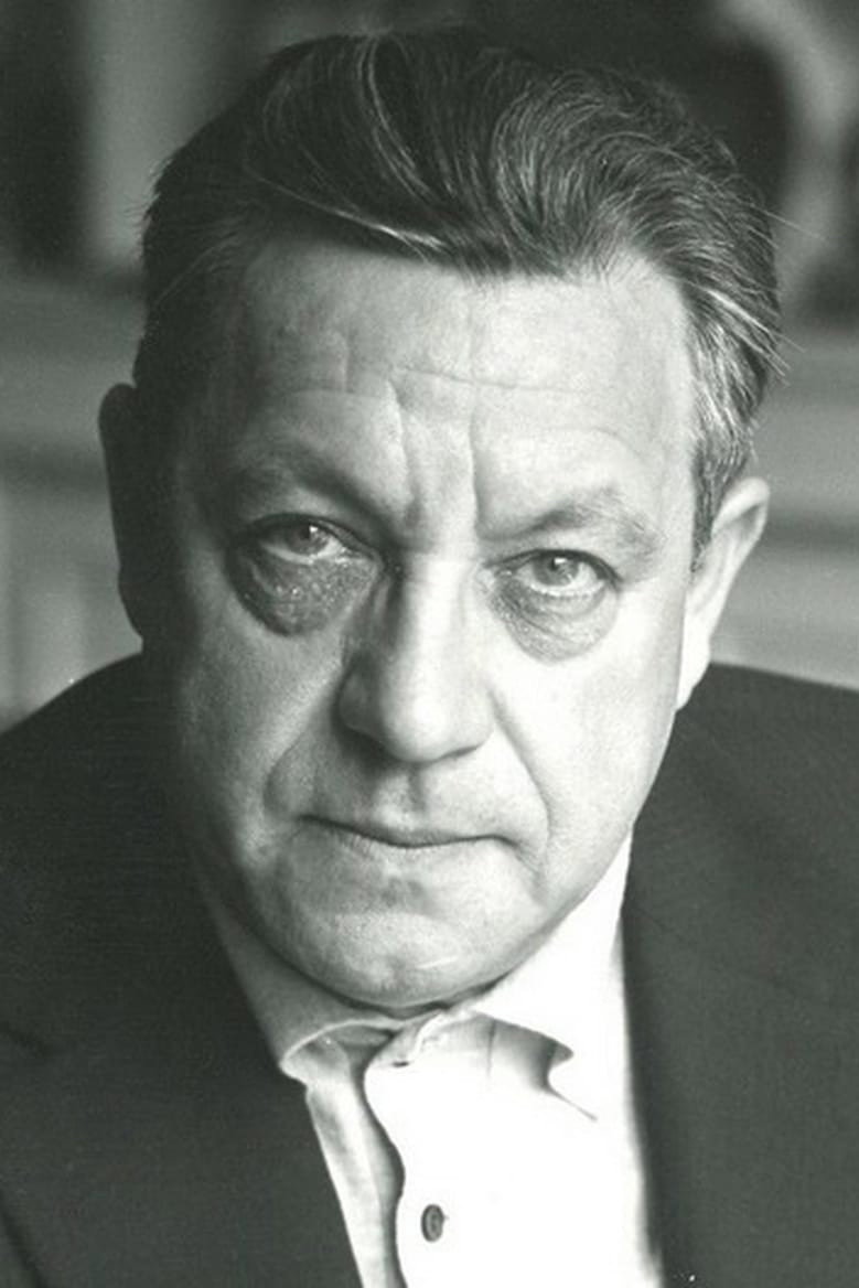 Paul Frankeur as Bonfils in Maigret Sees Red