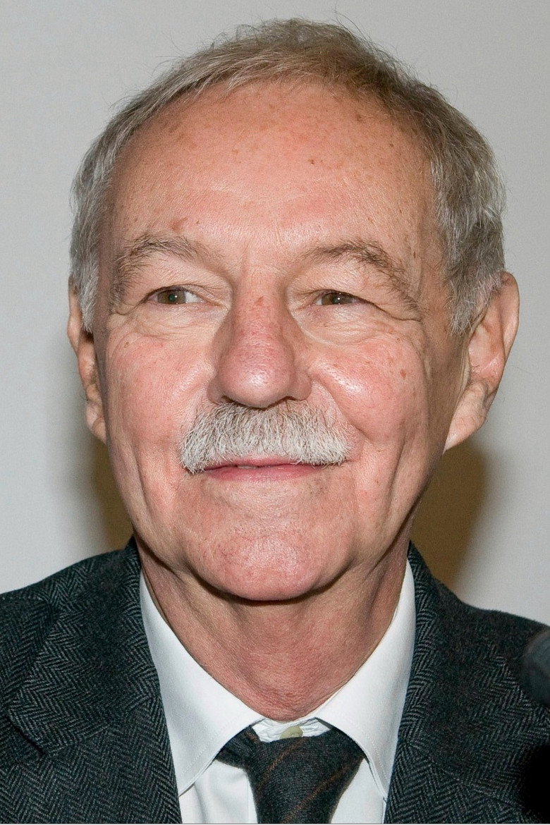 Eduardo Mendoza as Self in El testament de la Rosa