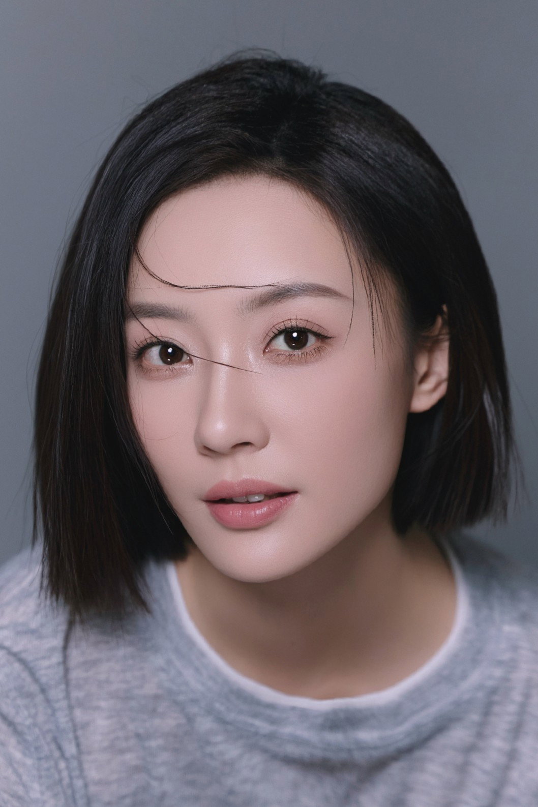 王文绮 as Du's daughter in Iceman: The Time Traveler