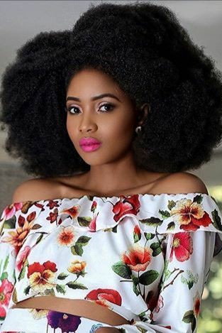 Lunathi Mampofu as Claudia in Unmarried