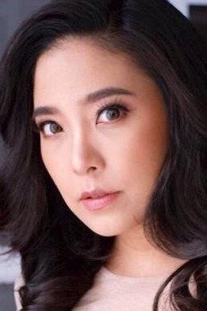 Savitree Suttichanond as Juang in Royal Blood